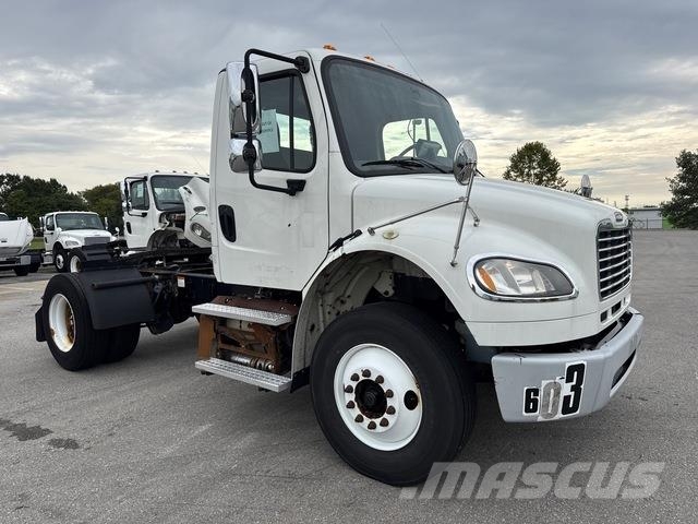 Freightliner M2 106 Vlačilci