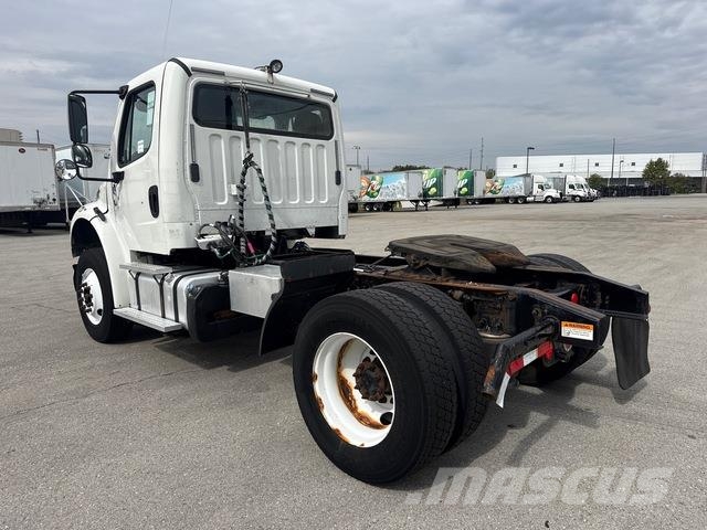 Freightliner M2 106 Vlačilci