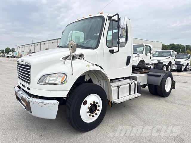 Freightliner M2 106 Vlačilci