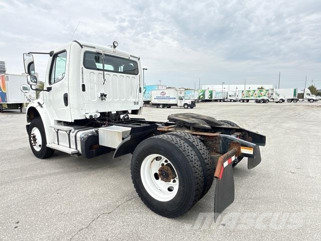 Freightliner M2 106 Vlačilci
