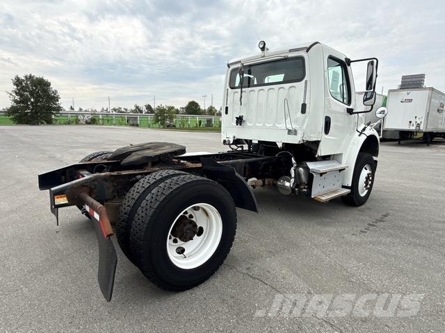 Freightliner M2 106 Vlačilci