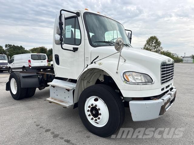 Freightliner M2 106 Vlačilci