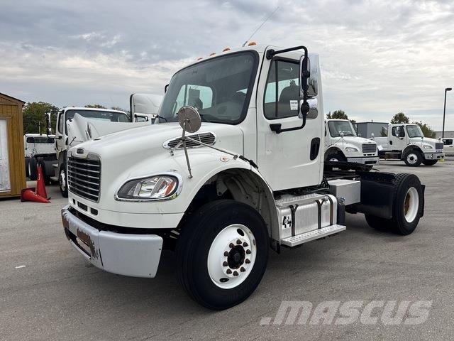 Freightliner M2 106 Vlačilci