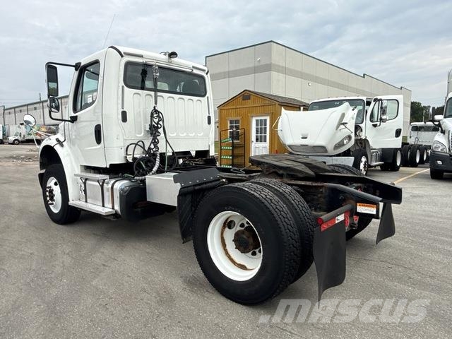 Freightliner M2 106 Vlačilci