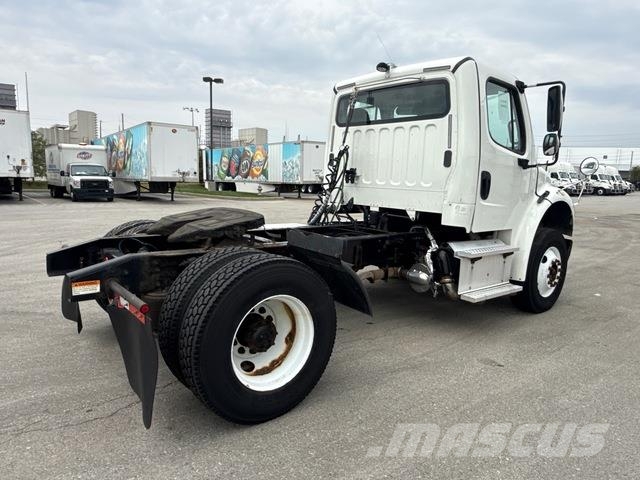 Freightliner M2 106 Vlačilci