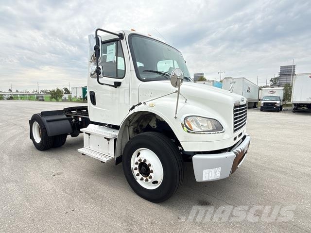 Freightliner M2 106 Vlačilci