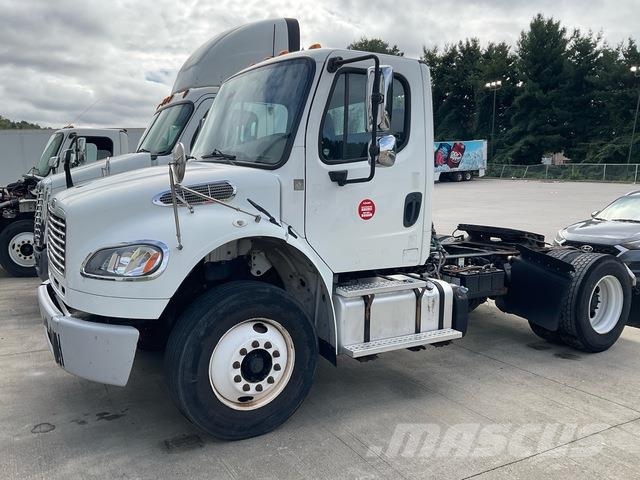 Freightliner M2 106 Vlačilci