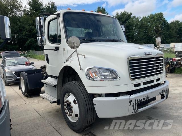 Freightliner M2 106 Vlačilci