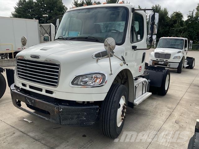 Freightliner M2 106 Vlačilci