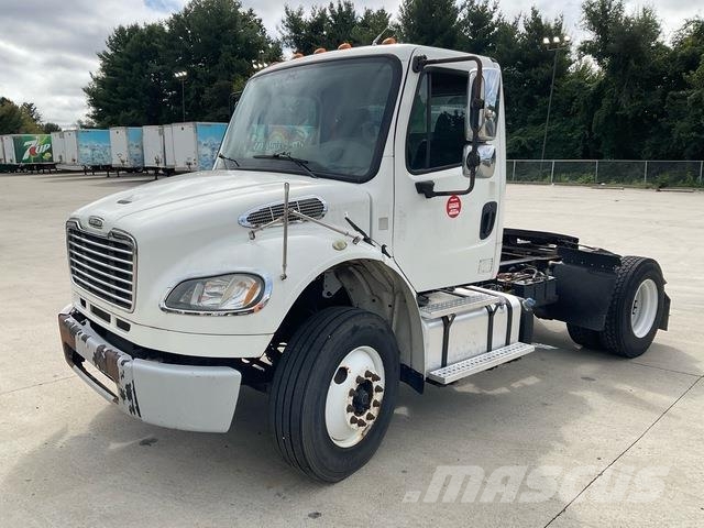 Freightliner M2 106 Vlačilci