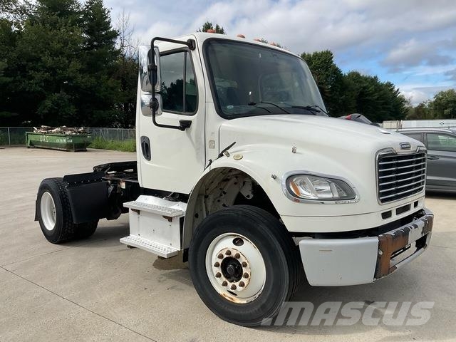 Freightliner M2 106 Vlačilci