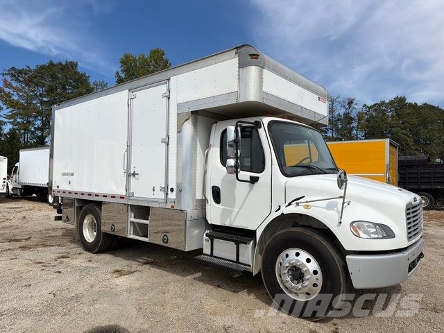 Freightliner M2 106 Samochody ciężarowe ze skrzynią zamkniętą