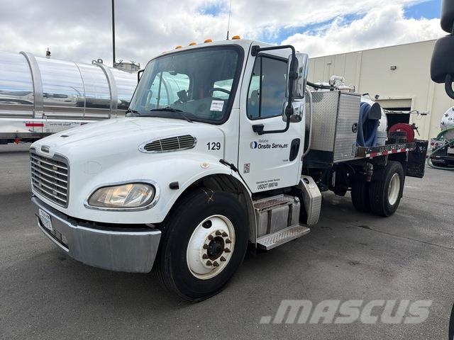 Freightliner M2 106 組合/真空油槽車