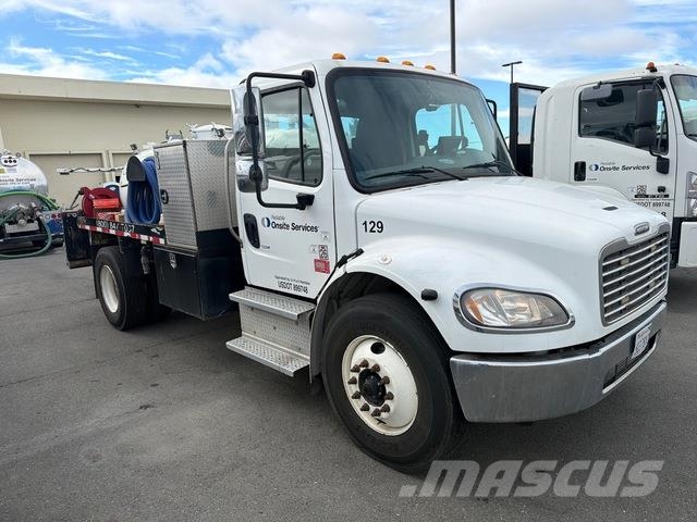Freightliner M2 106 組合/真空油槽車