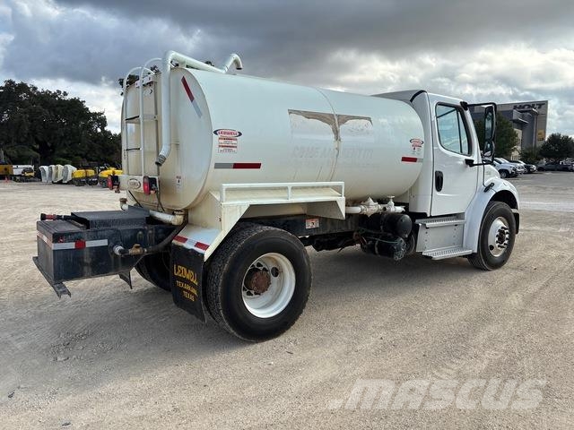 Freightliner M2 106 Kamioni za vodu