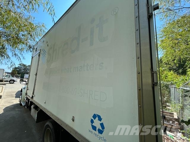 Freightliner M2 106 Komunalni tovornjaki