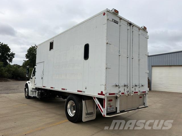 Freightliner M2 106 Сміттєвози