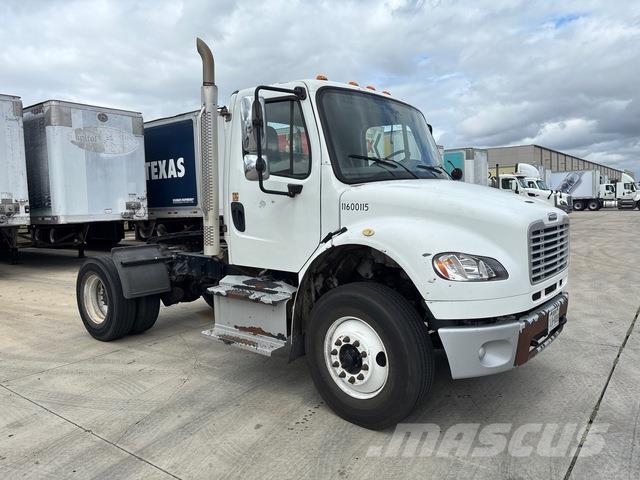 Freightliner M2 106 Vlačilci