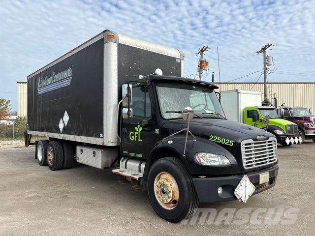 Freightliner M2 106 Camiones con caja de remolque