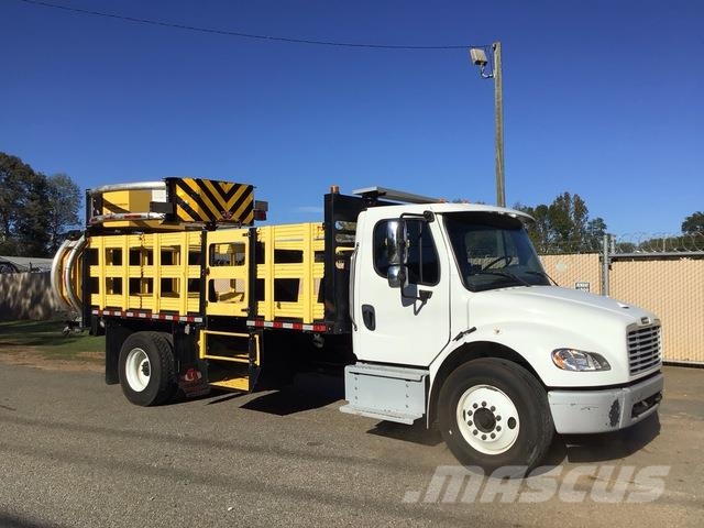 Freightliner M2 106 Komunalna vozila za opštu namenu