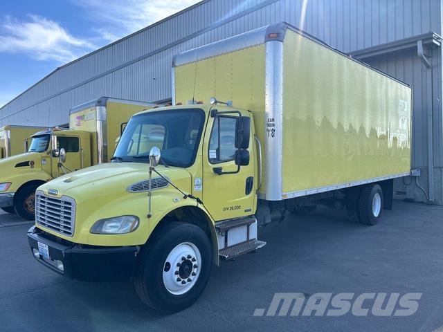 Freightliner M2 106 Kapali kasa kamyonlar
