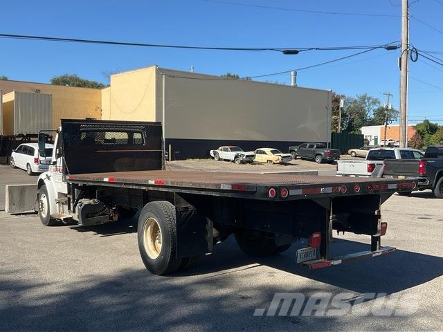Freightliner M2 106 Pritschenwagen/Pritschenwagen mit Seitenklappe