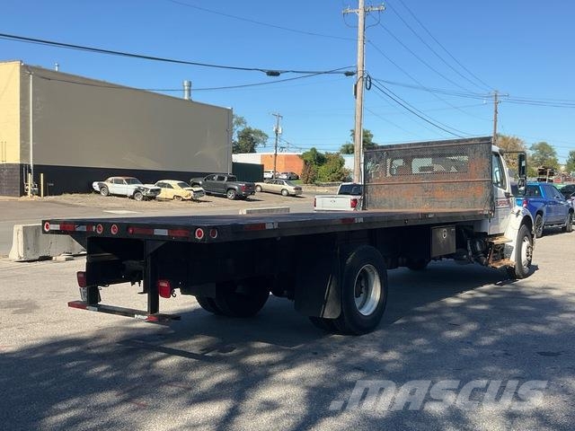 Freightliner M2 106 Pritschenwagen/Pritschenwagen mit Seitenklappe