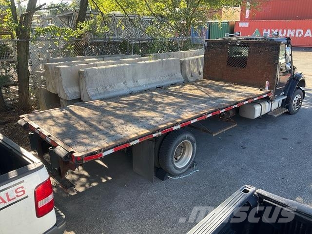 Freightliner M2 106 Kamioni sa otvorenim sandukom