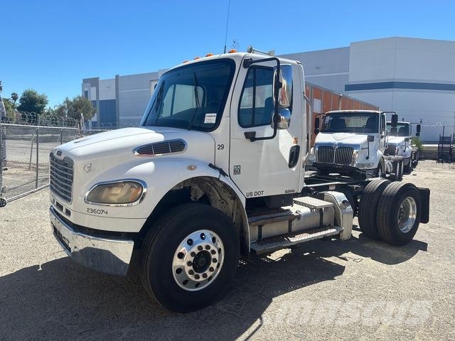 Freightliner M2 106 Vilcēji