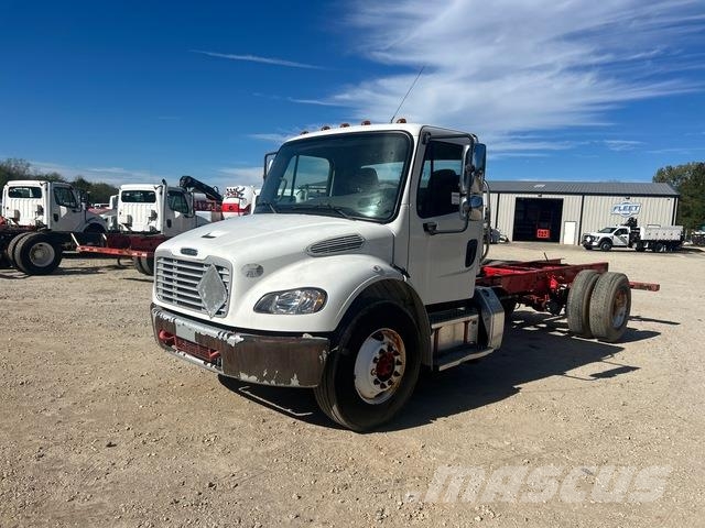 Freightliner M2 106 Kabiner og interiør