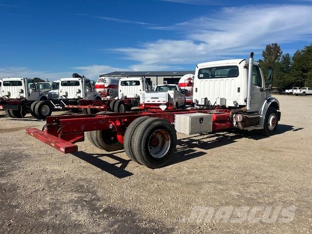 Freightliner M2 106 Kabiner og interiør