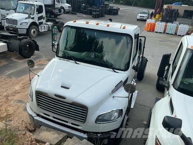 Freightliner M2 106 Vlačilci
