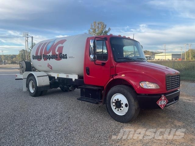 Freightliner M2 106 Statyba - Kita