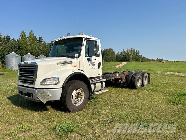 Freightliner M2 112 Cabinas e interior