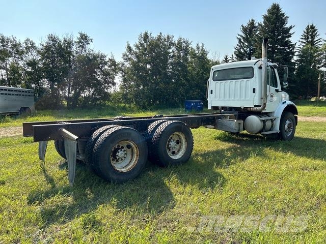 Freightliner M2 112 Cabinas e interior
