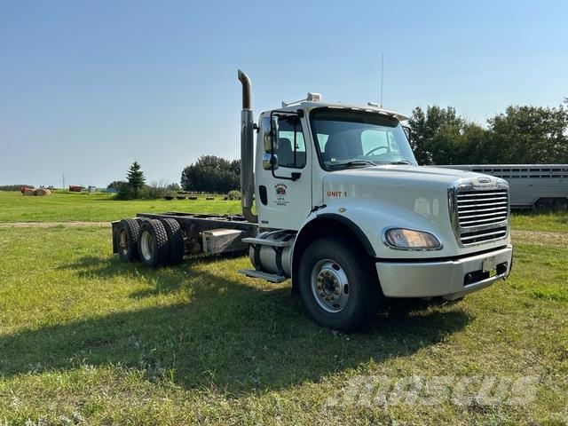 Freightliner M2 112 Cabinas e interior