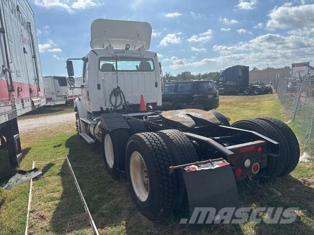 Freightliner M2 112 Nyergesvontatók