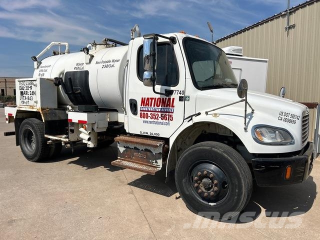 Freightliner M2 112 Kombinované/Čerpací cisterny