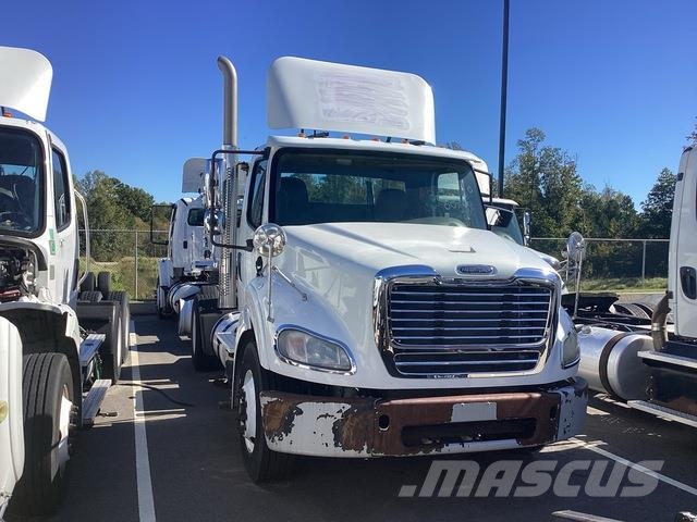 Freightliner M2 112 Sattelzugmaschinen