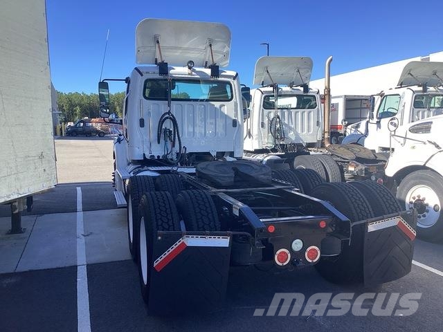Freightliner M2 112 Vlačilci