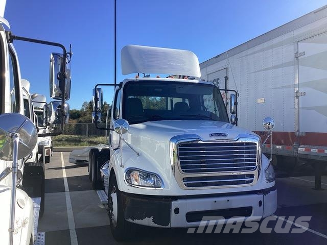 Freightliner M2 112 Vlačilci