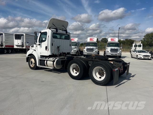Freightliner M2 112 Τράκτορες