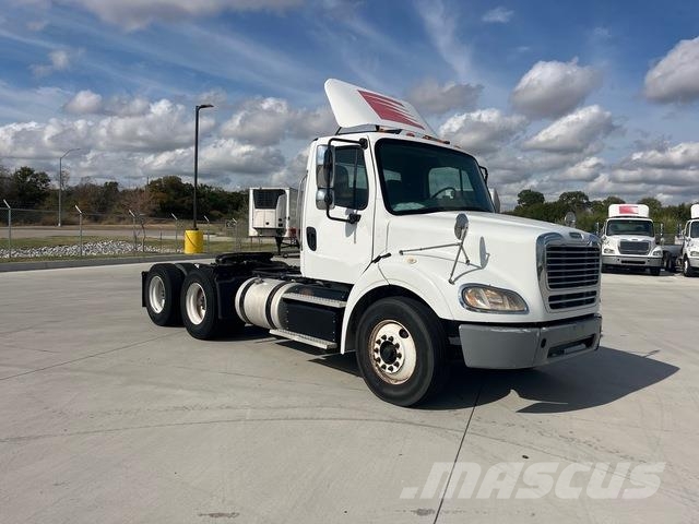 Freightliner M2 112 Τράκτορες