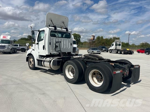 Freightliner M2 112 Τράκτορες