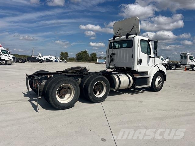 Freightliner M2 112 Τράκτορες