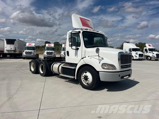 Freightliner M2 112 Τράκτορες