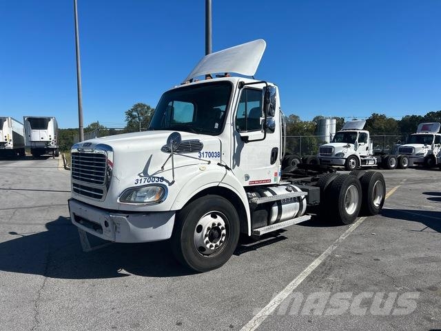 Freightliner M2 112 وحدات الجر