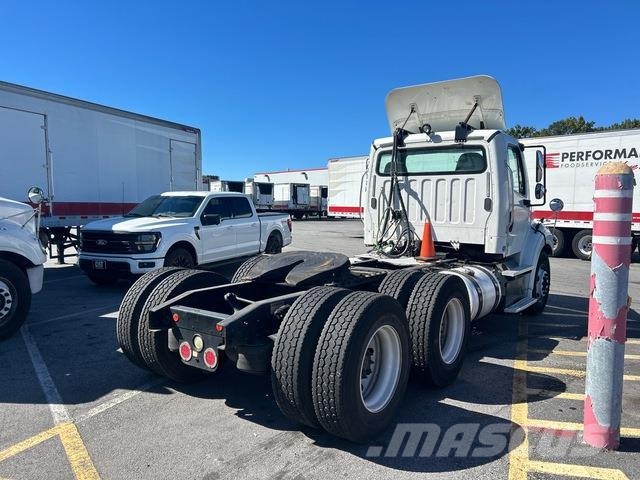 Freightliner M2 112 وحدات الجر