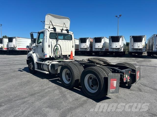 Freightliner M2 112 وحدات الجر