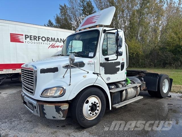 Freightliner M2 112 Vetopöytäautot